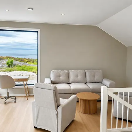 New Architecturally Designed Atrium House With Stunning View Villa *