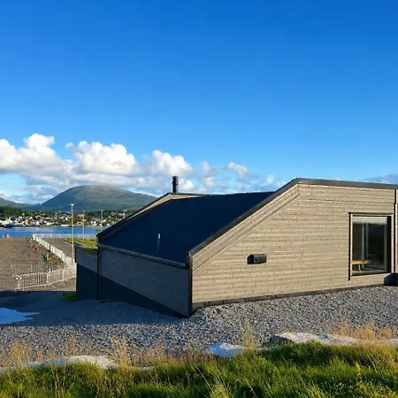New Architecturally Designed Atrium House With Stunning View Villa